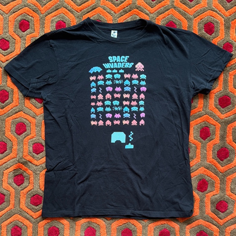 MAKE OFFER! Atari Arcade Space Invaders Black T-Shirt retro tee Medium